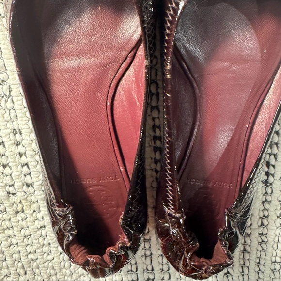 Tory Burch Reva Naplak Ballet Flats; Women's 6.5 , Deep Purple Plum  Burgundy - Picture 5 of 6